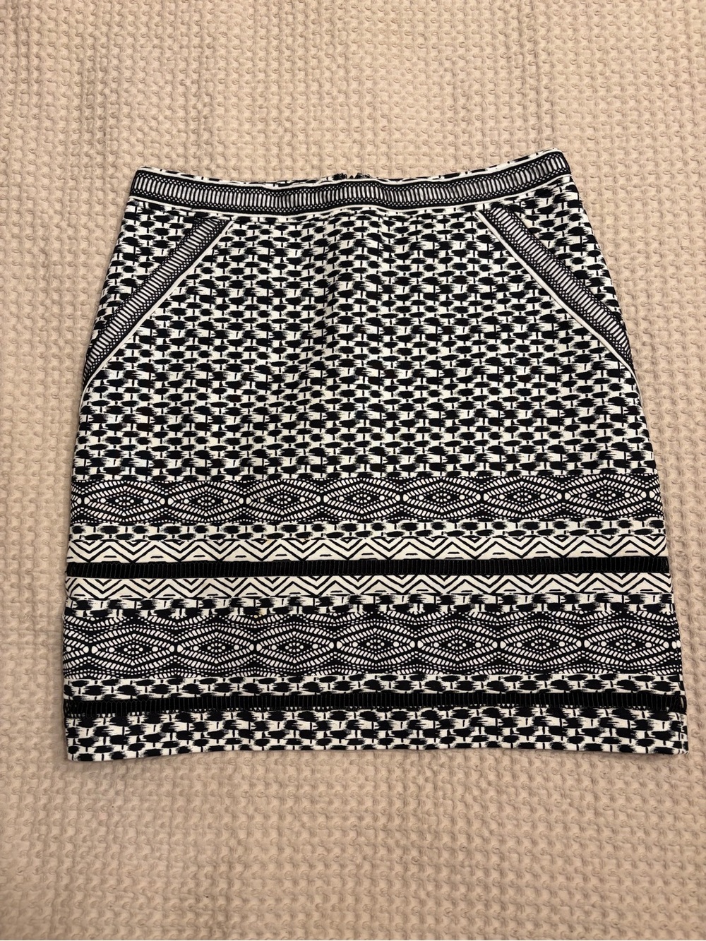 White House Black Market Black and White Geometric Knit Pencil Skirt